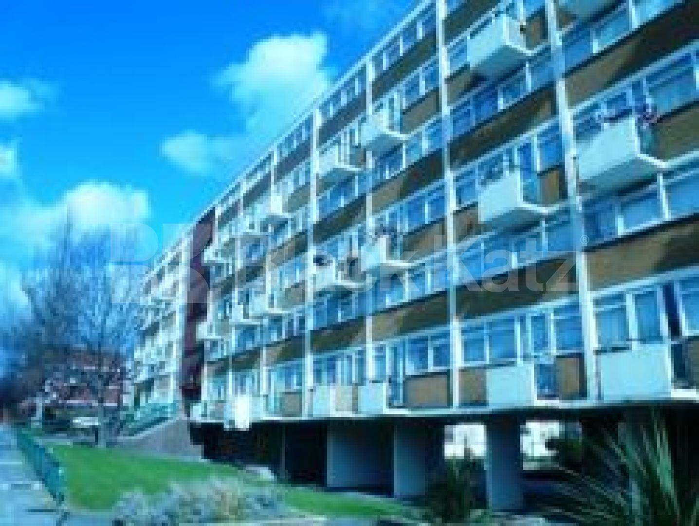 			1 Bedroom, 1 bath, 1 reception Flat			 Boyton Close, HORNSEY N8